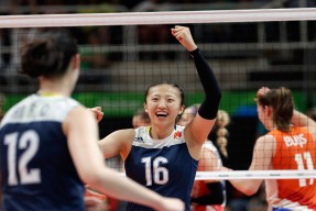 世界杯热身：中国队1比0小胜中亚球队 “90后双中卫”首次搭档零封对手